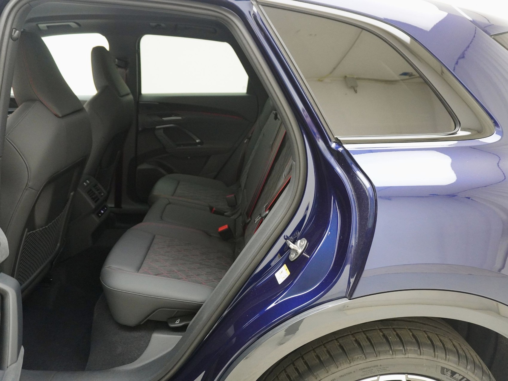 AUDI Q5 2.0 TDI S line quattro S-Tronic-image-14
