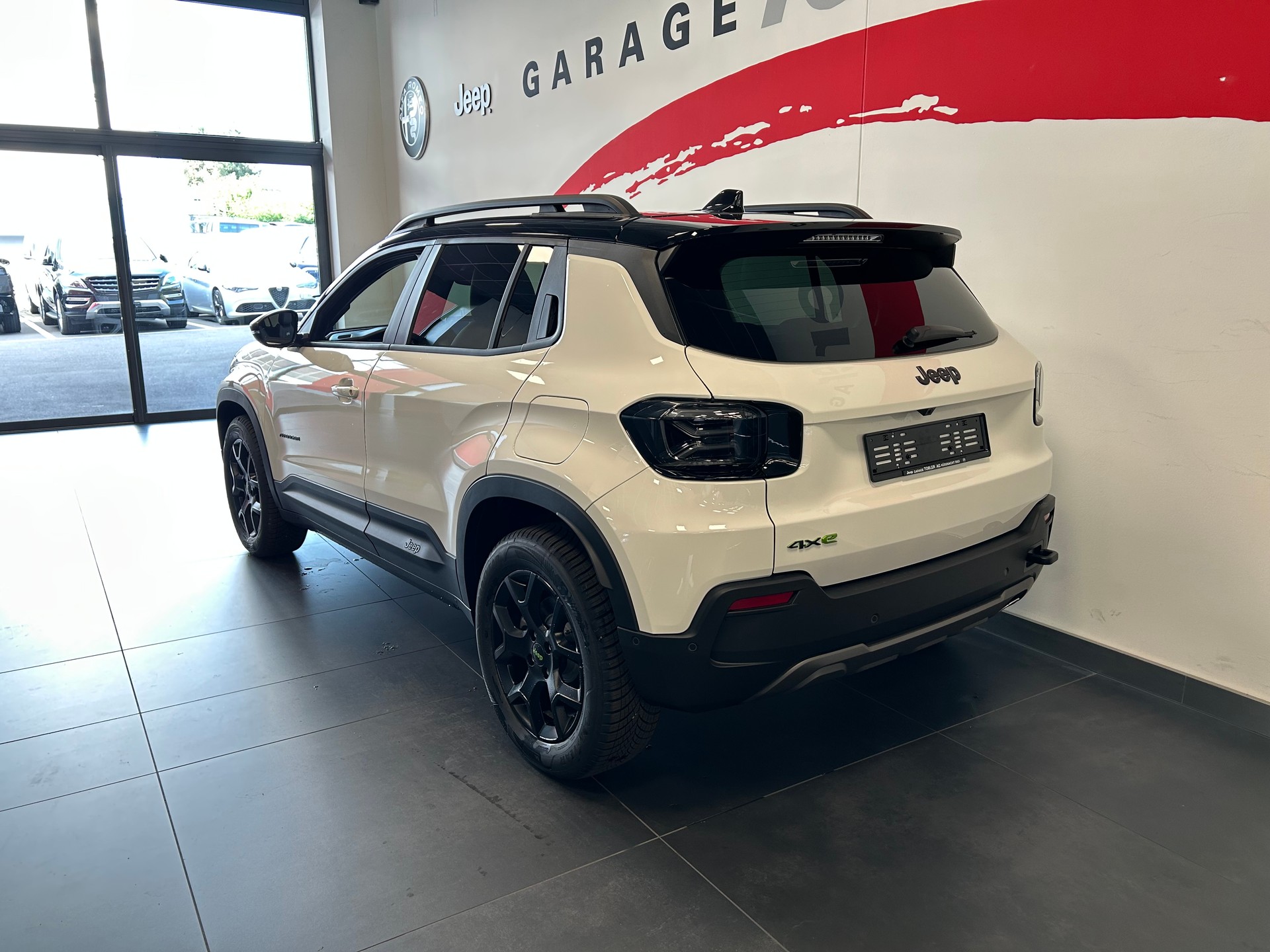 JEEP Avenger 1.2 Turbo MHEV Overland Leather 4xe-image-14