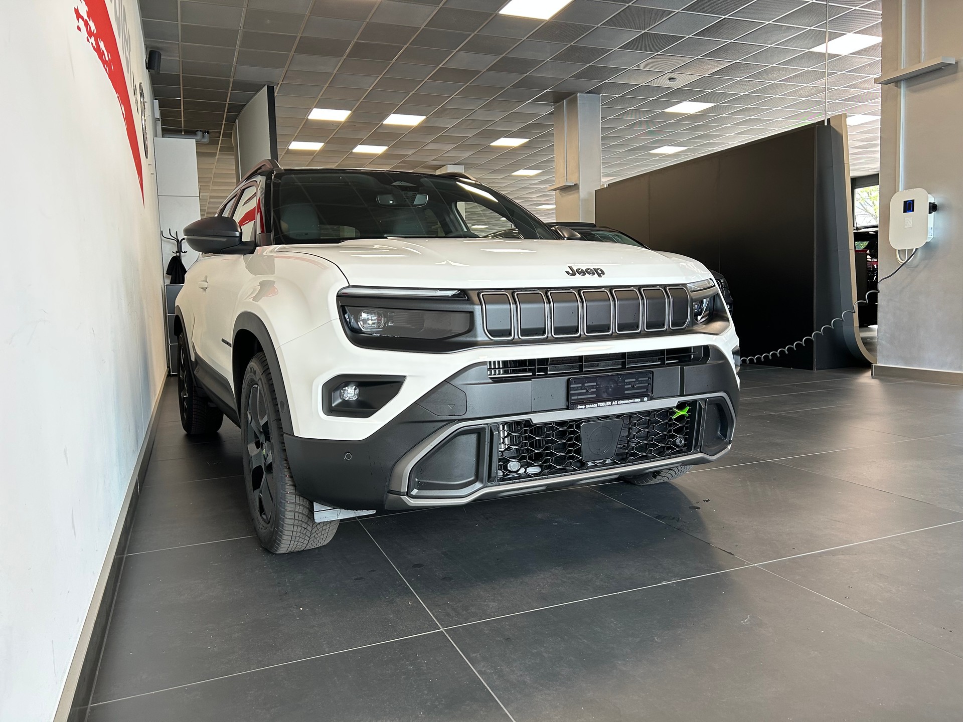 JEEP Avenger 1.2 Turbo MHEV Overland Leather 4xe-image-4