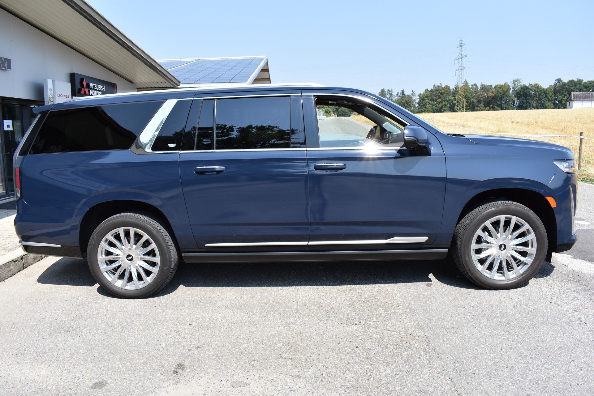 CADILLAC Escalade Premium Luxury ESV-image-4