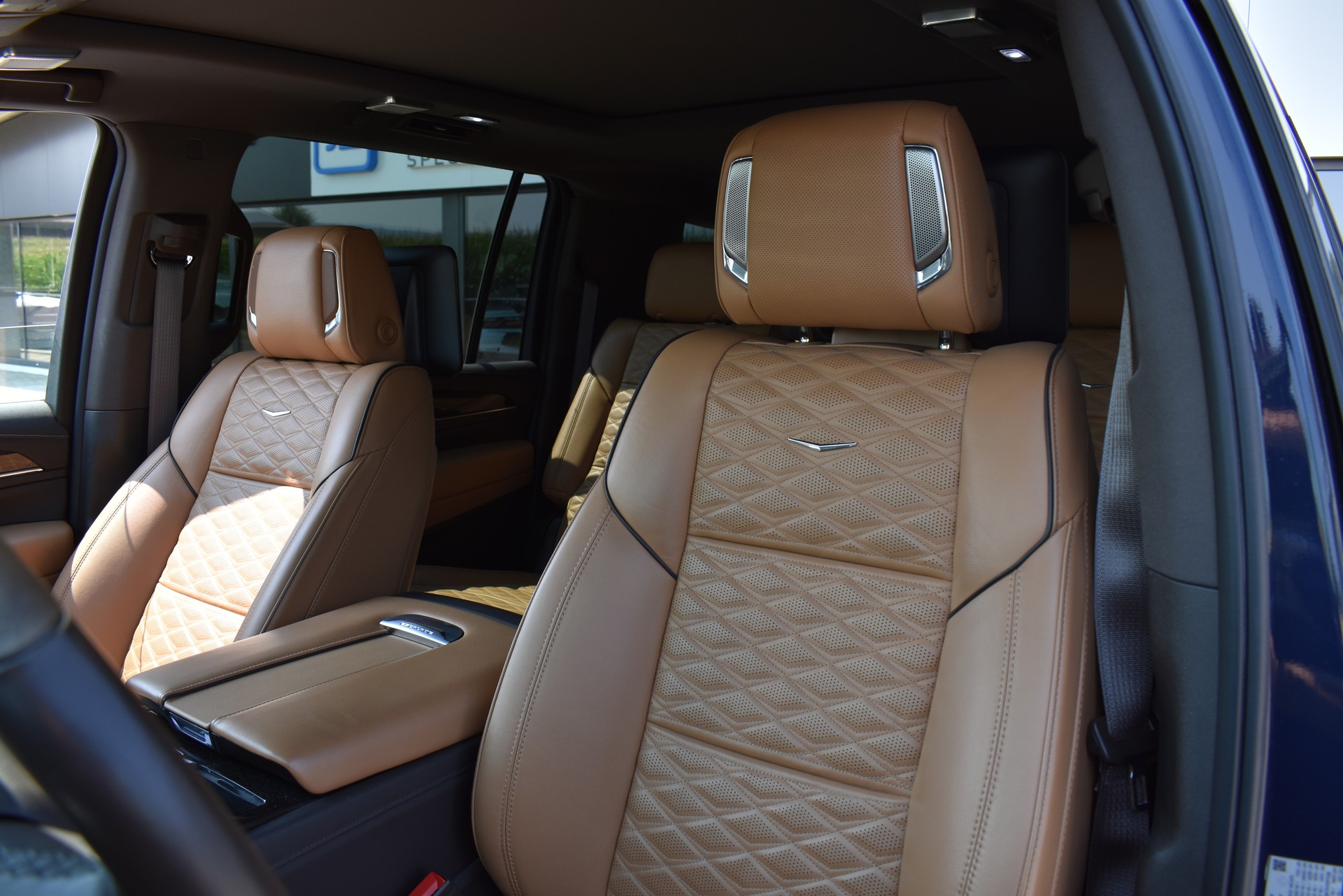 CADILLAC Escalade Premium Luxury ESV-image-12