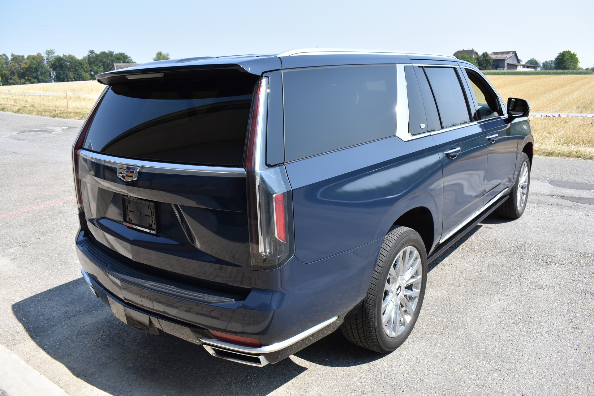 CADILLAC Escalade Premium Luxury ESV-image-5