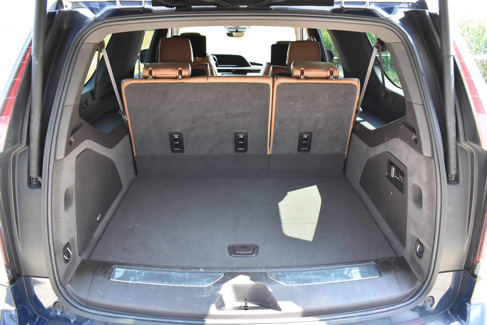 CADILLAC Escalade Premium Luxury ESV-image-7