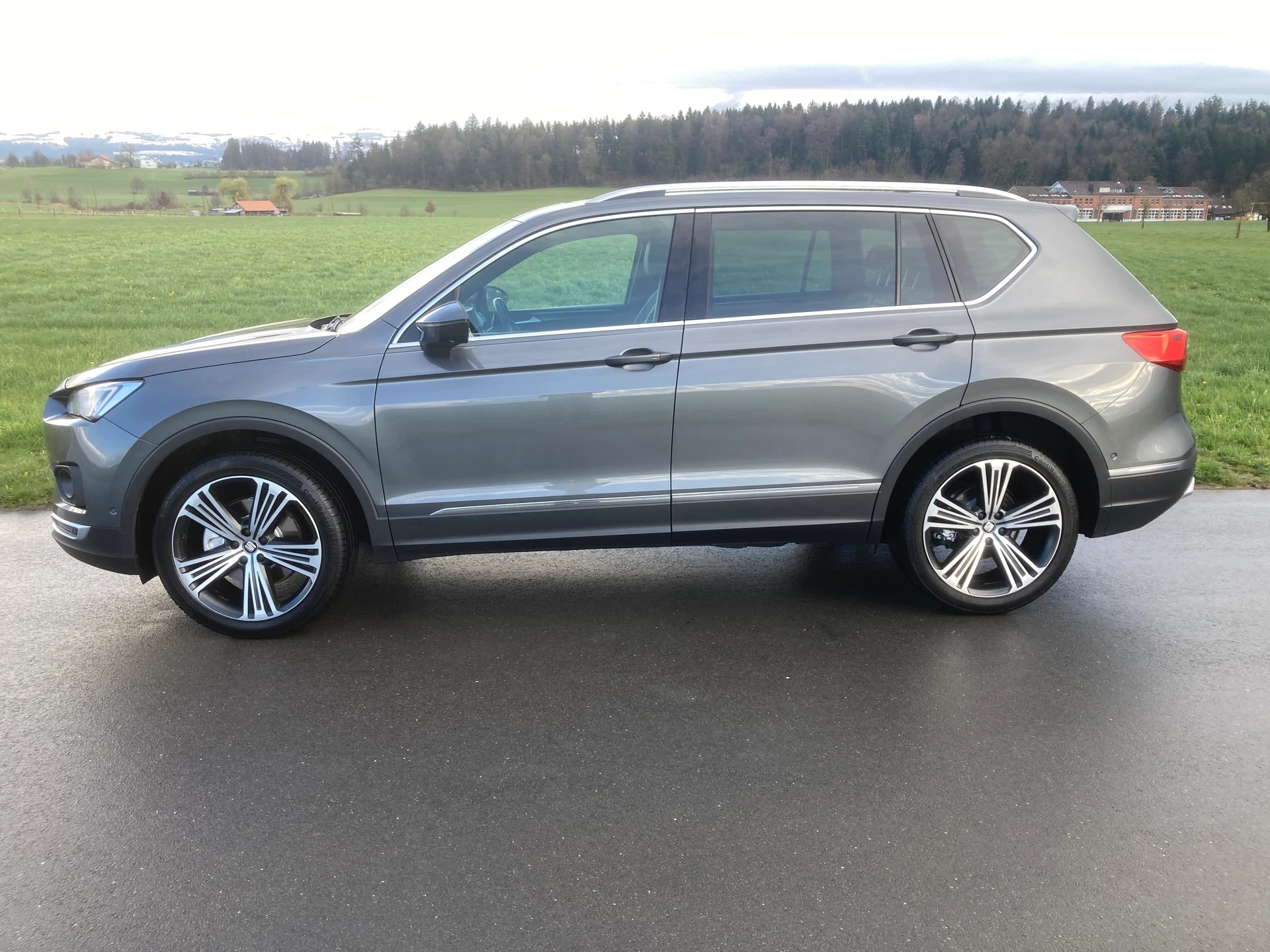 SEAT Tarraco 2.0 TSI 4Drive DSG Swiss FR mit Anhängerkupplung und Standheizung-image-4