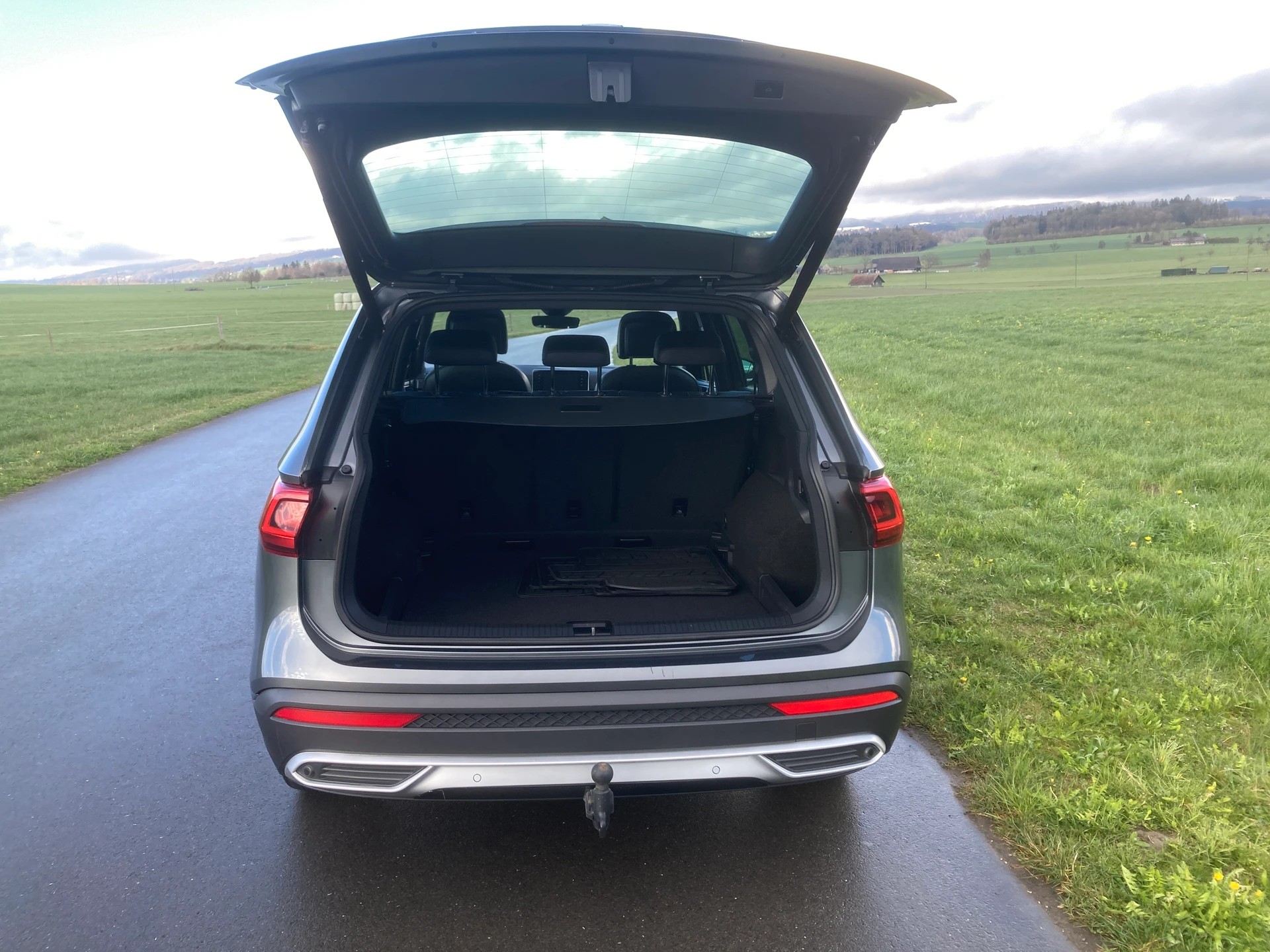 SEAT Tarraco 2.0 TSI 4Drive DSG Swiss FR mit Anhängerkupplung und Standheizung-image-5