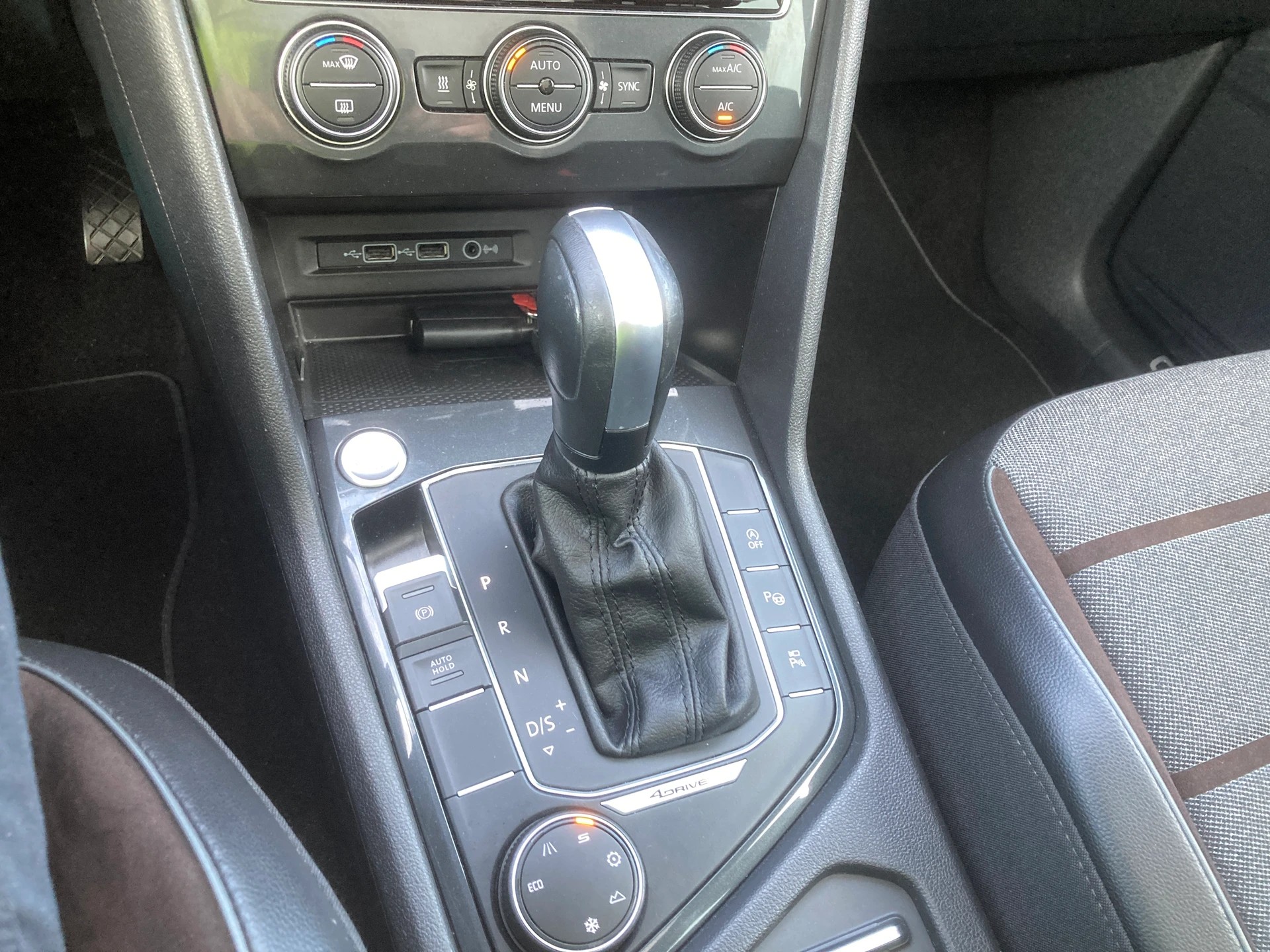 SEAT Tarraco 2.0 TSI 4Drive DSG Swiss FR mit Anhängerkupplung und Standheizung-image-13