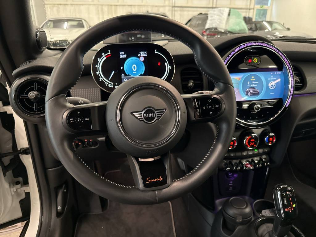 MINI Cooper Cabriolet DKG-image-12