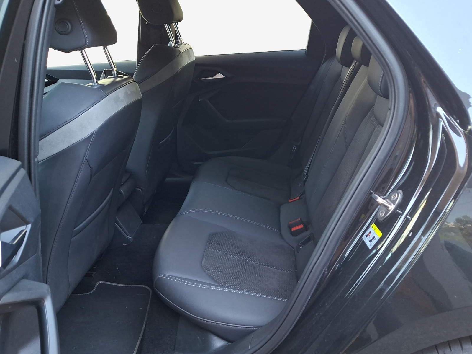 AUDI A1 Sportback 35 TFSI S Line S-tronic-image-11