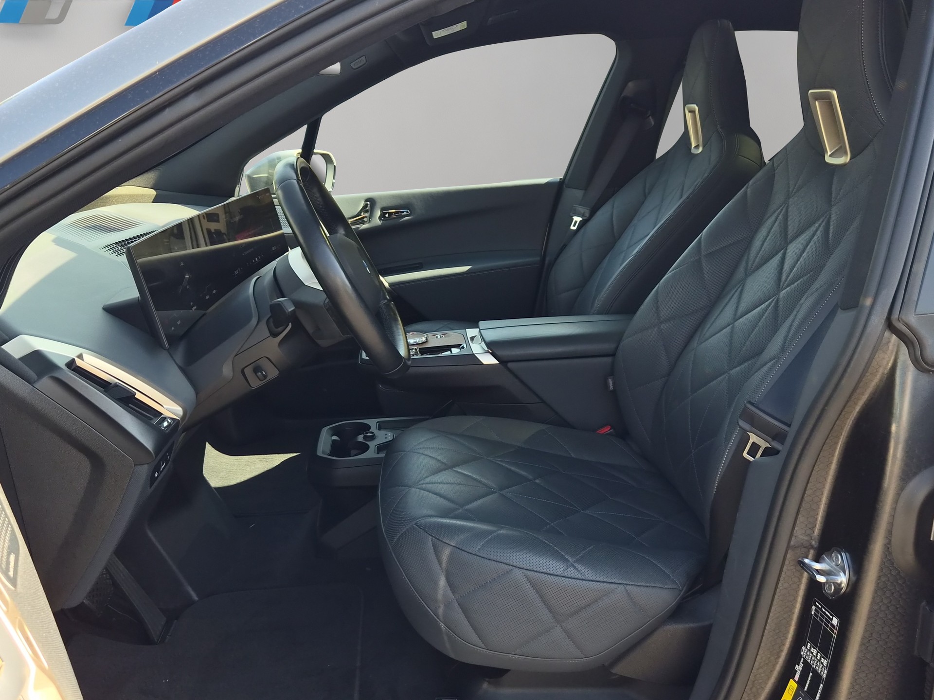 BMW iX M60-image-11