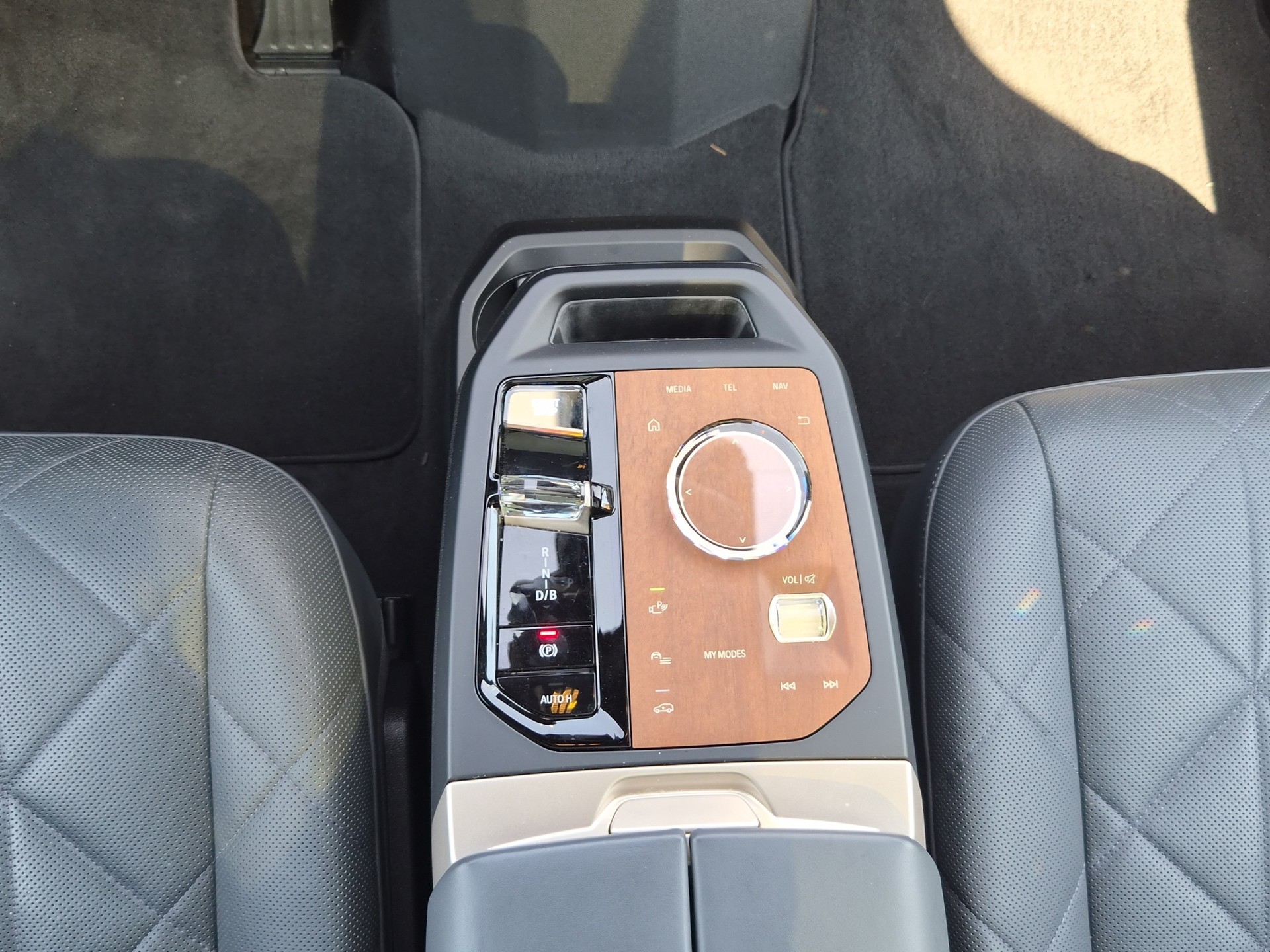 BMW iX M60-image-17