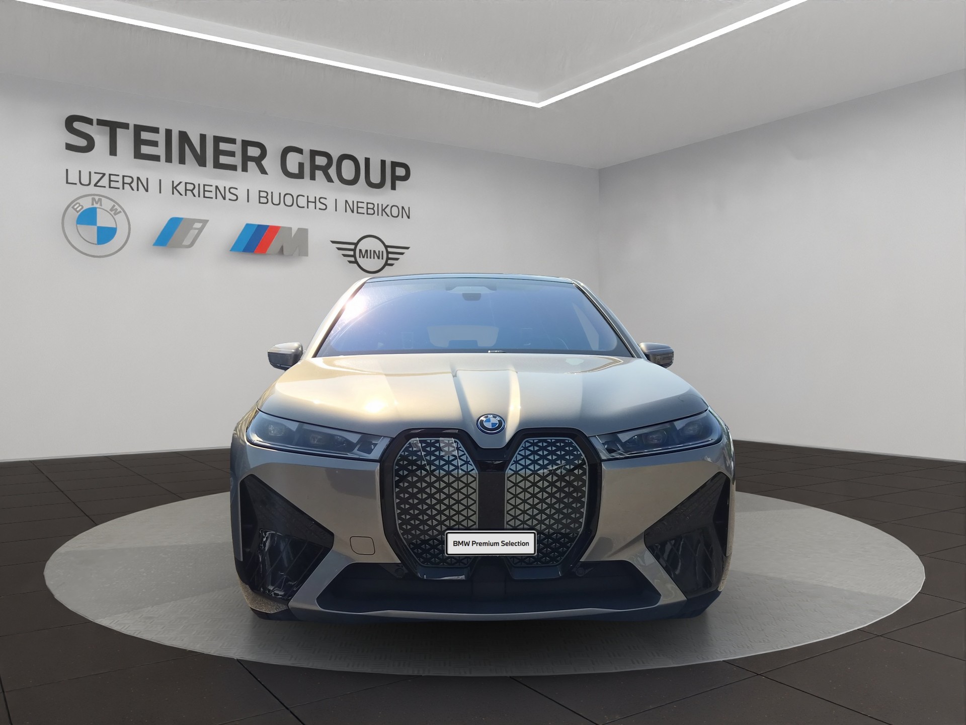 BMW iX M60-image-2