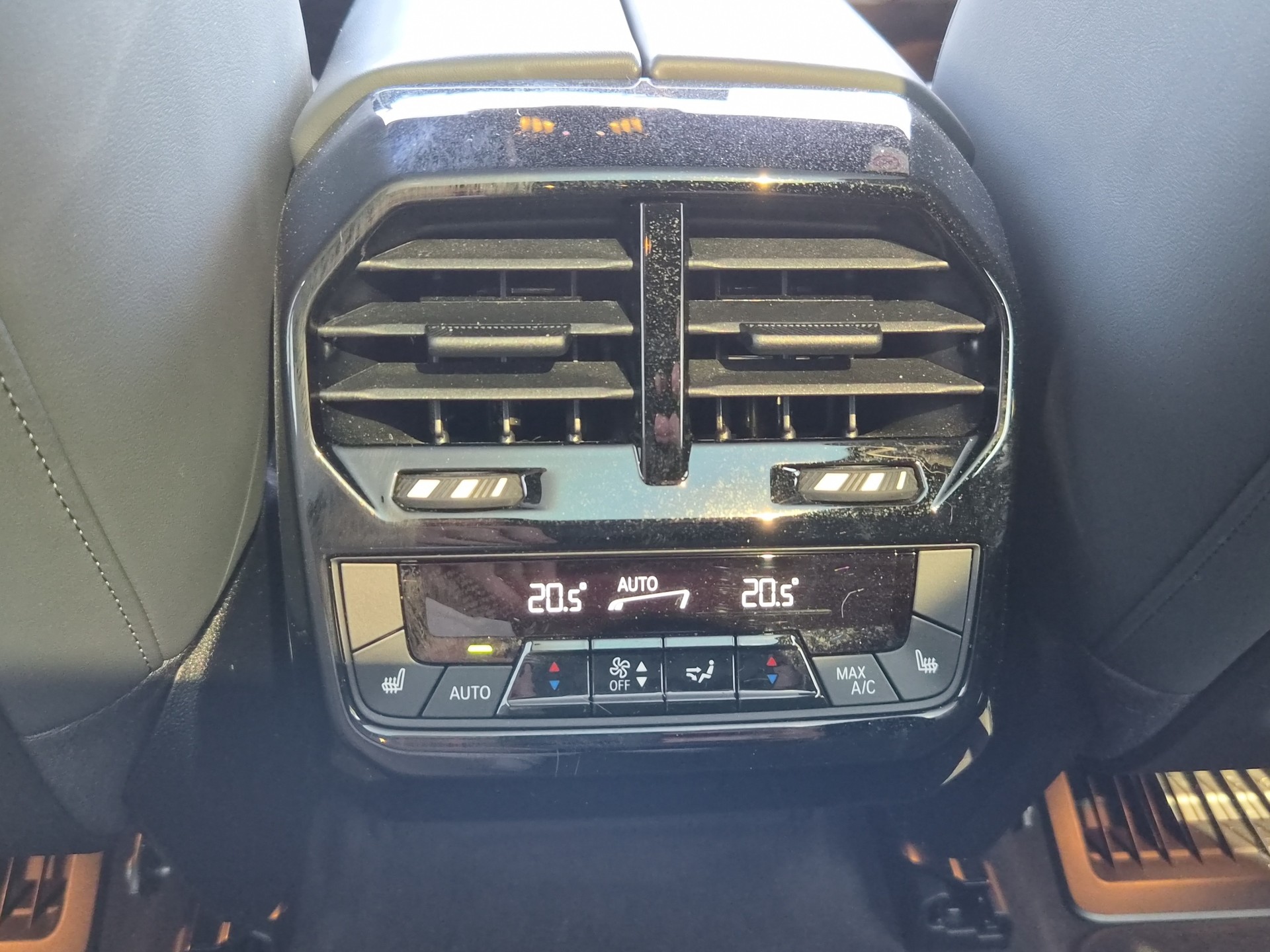 BMW iX M60-image-23