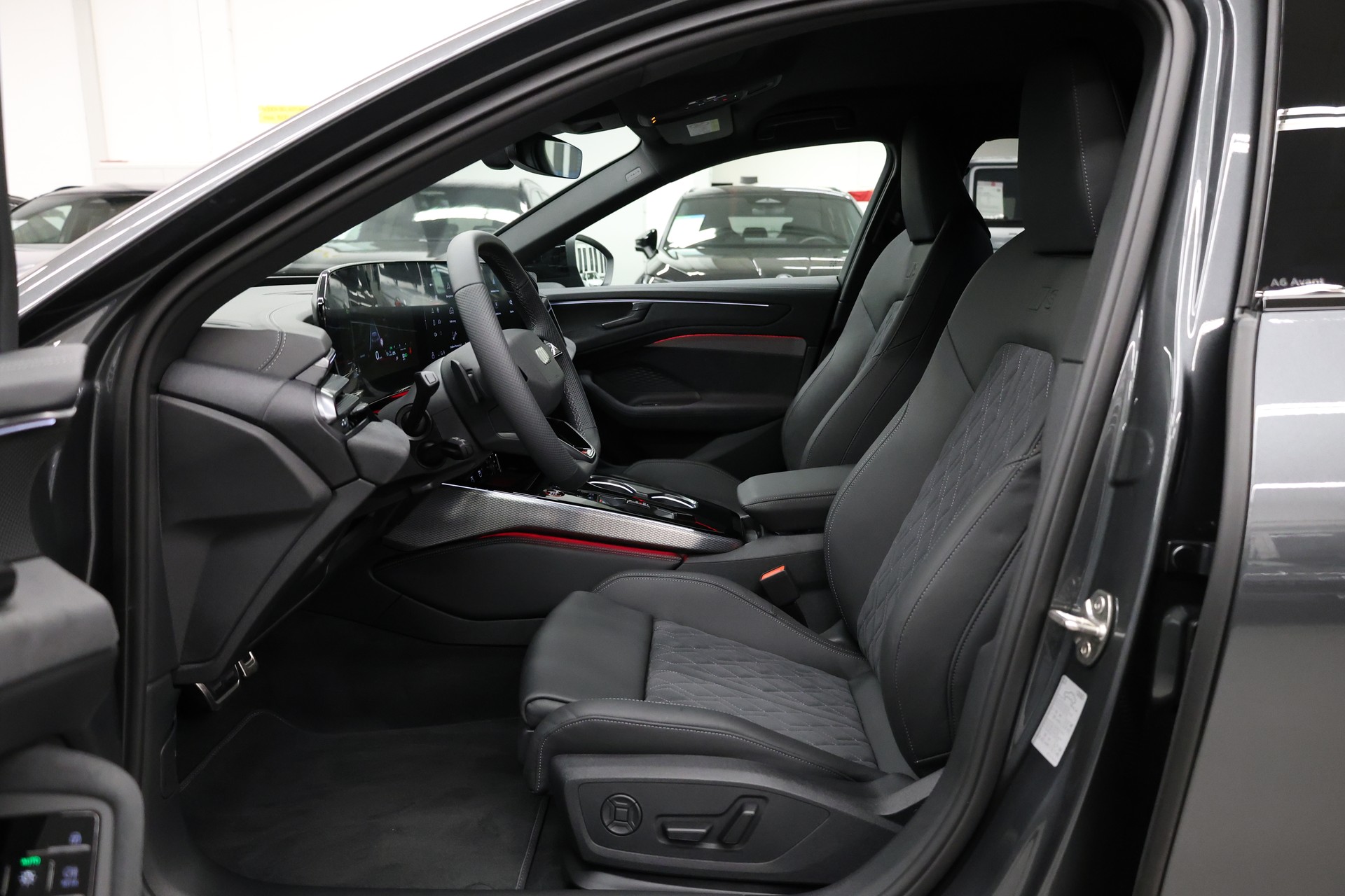 AUDI A6 Avant 2.0 TDI S-Line Edition One quattro S-Tronic-image-16