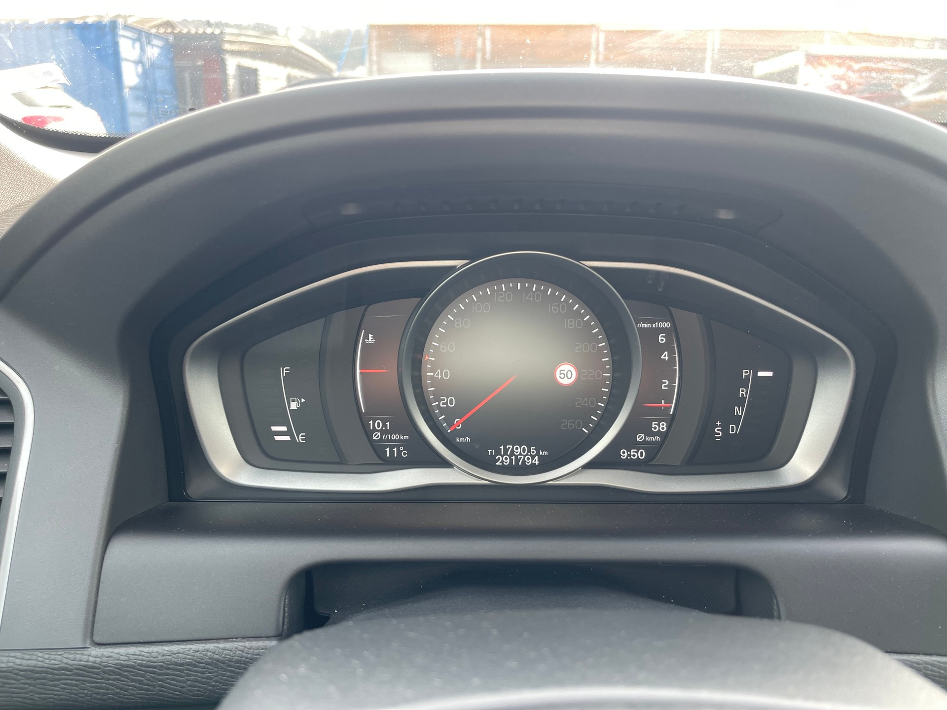 VOLVO XC60 T5 AWD Momentum Geartronic-image-3