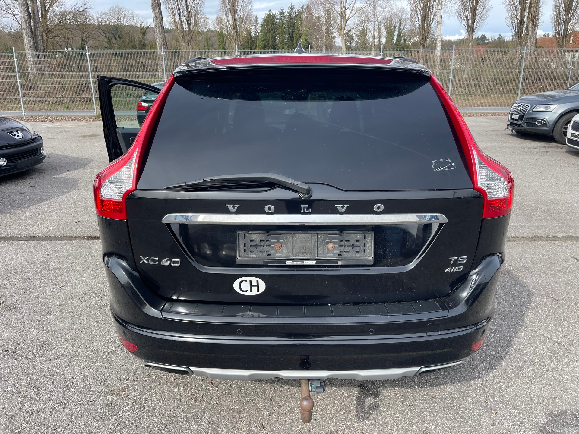 VOLVO XC60 T5 AWD Momentum Geartronic-image-6
