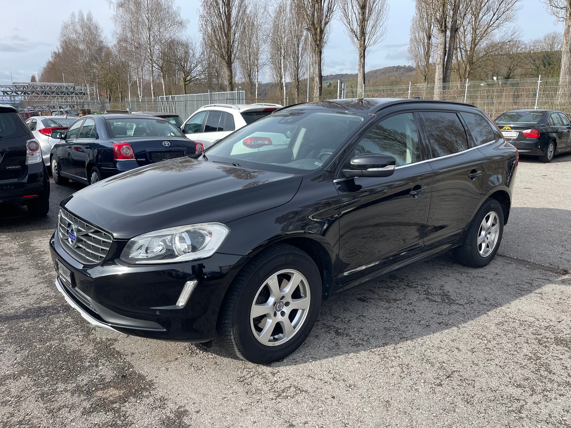 VOLVO XC60 T5 AWD Momentum Geartronic-image-2