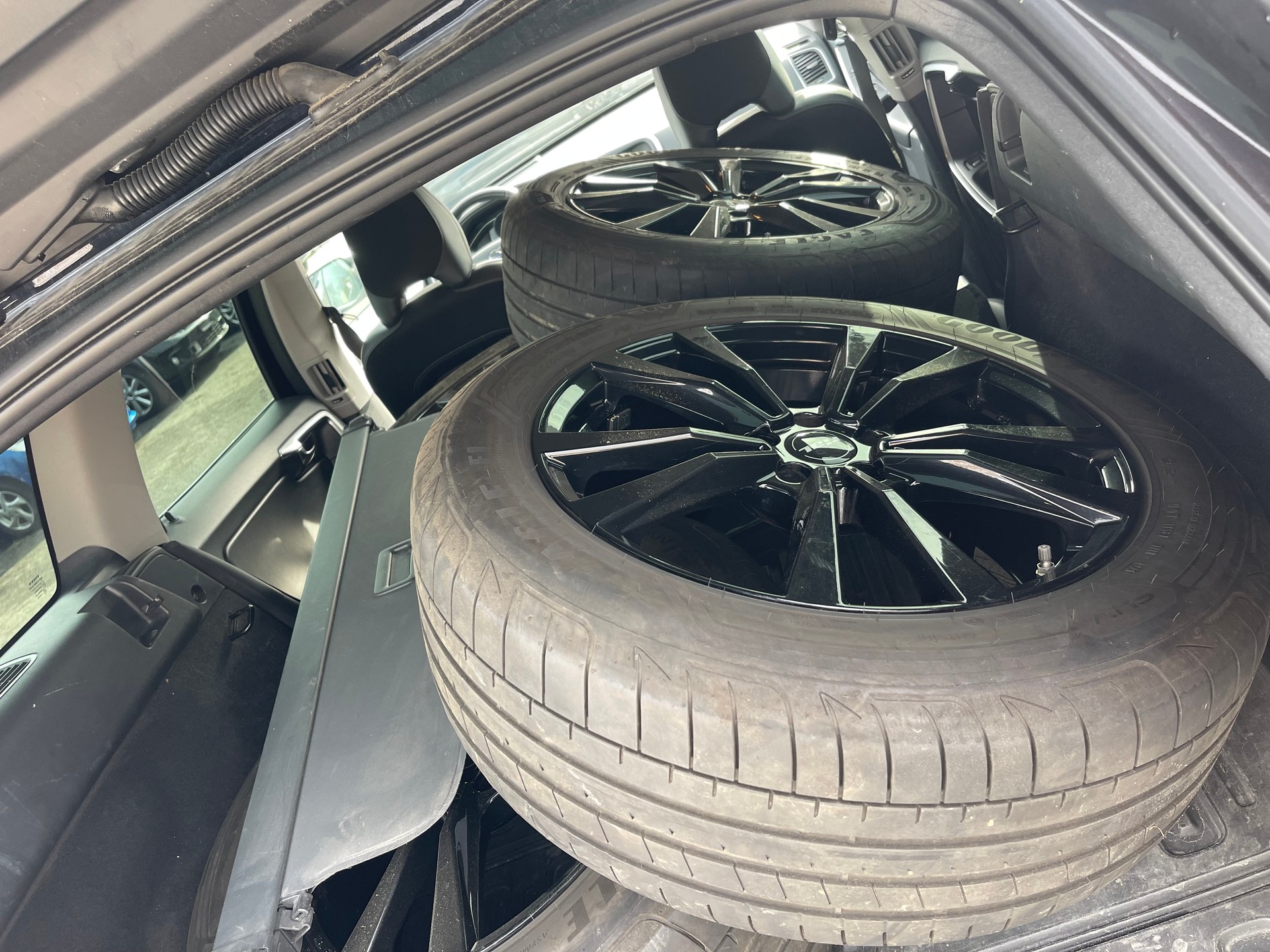 VOLVO XC60 T5 AWD Momentum Geartronic-image-5