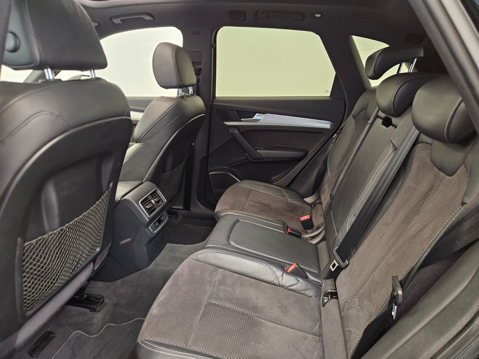 AUDI Q5 2.0 TDI sport quattro S-tronic-image-12