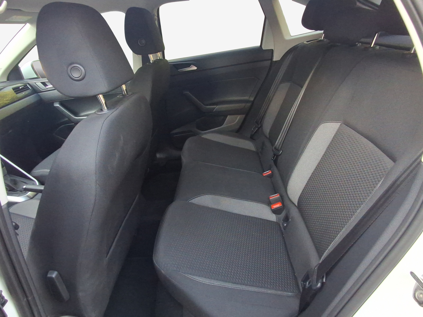VW Taigo 1.0 TSI Life DSG-image-11
