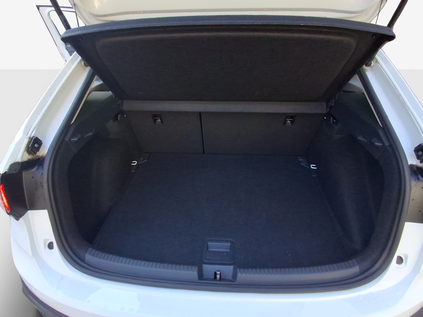 VW Taigo 1.0 TSI Life DSG-image-12