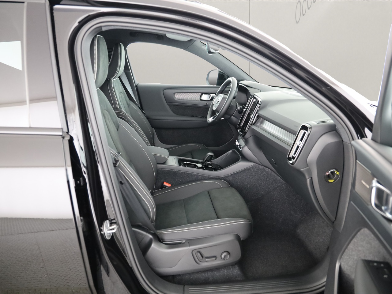 VOLVO EX40 Twin Ultra AWD XCENTRIC-image-7
