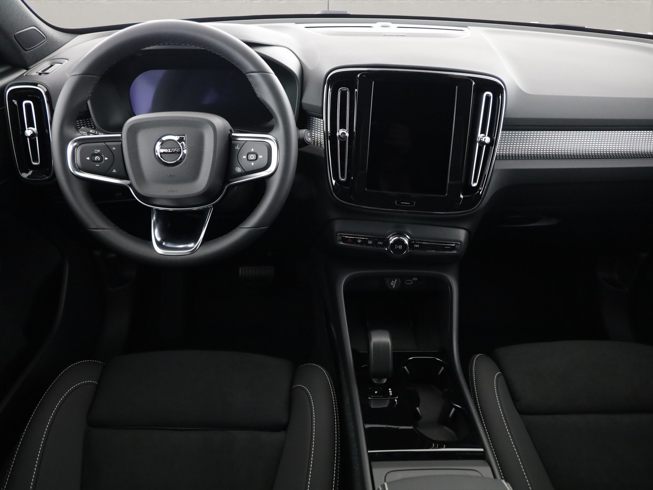 VOLVO EX40 Twin Ultra AWD XCENTRIC-image-5