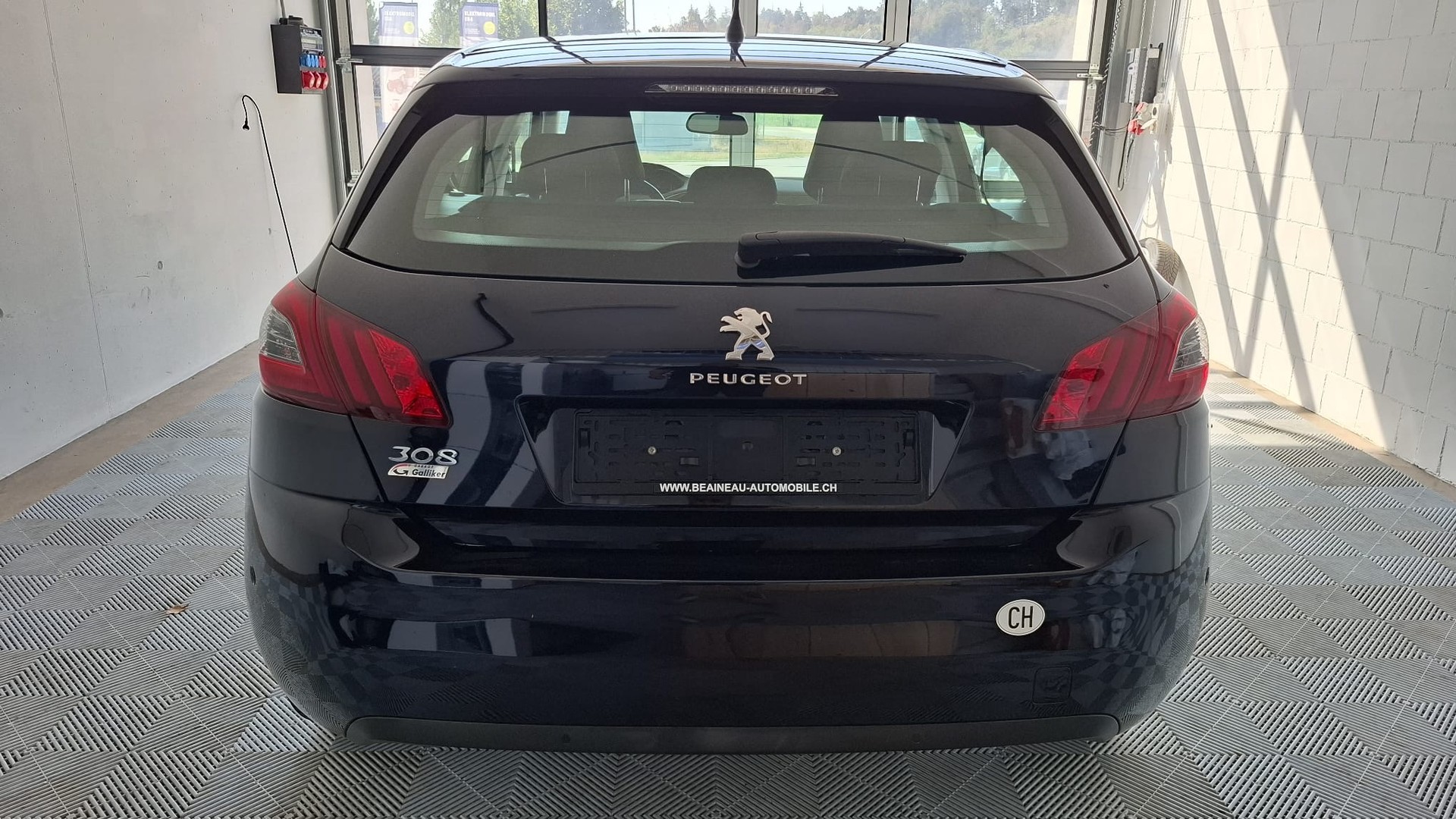 PEUGEOT 308 1.6 BlueHDI Allure EAT6-image-3