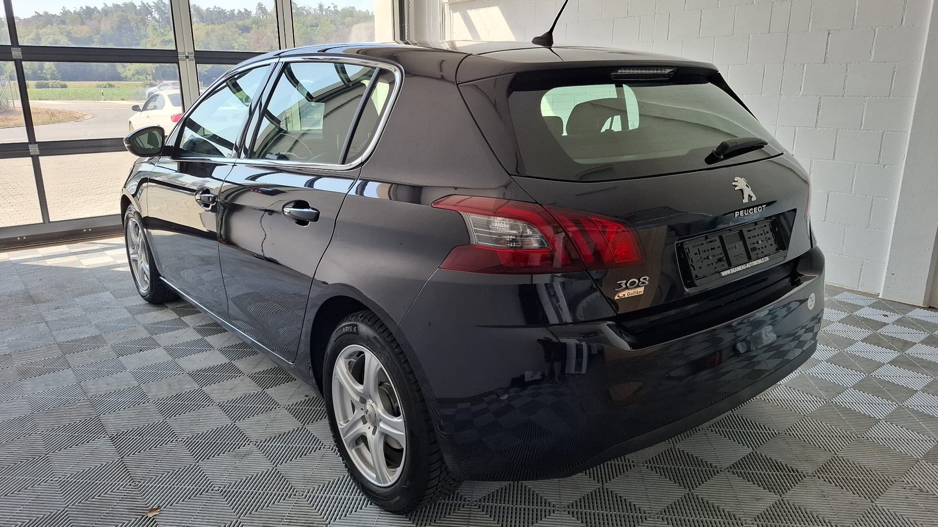 PEUGEOT 308 1.6 BlueHDI Allure EAT6-image-4