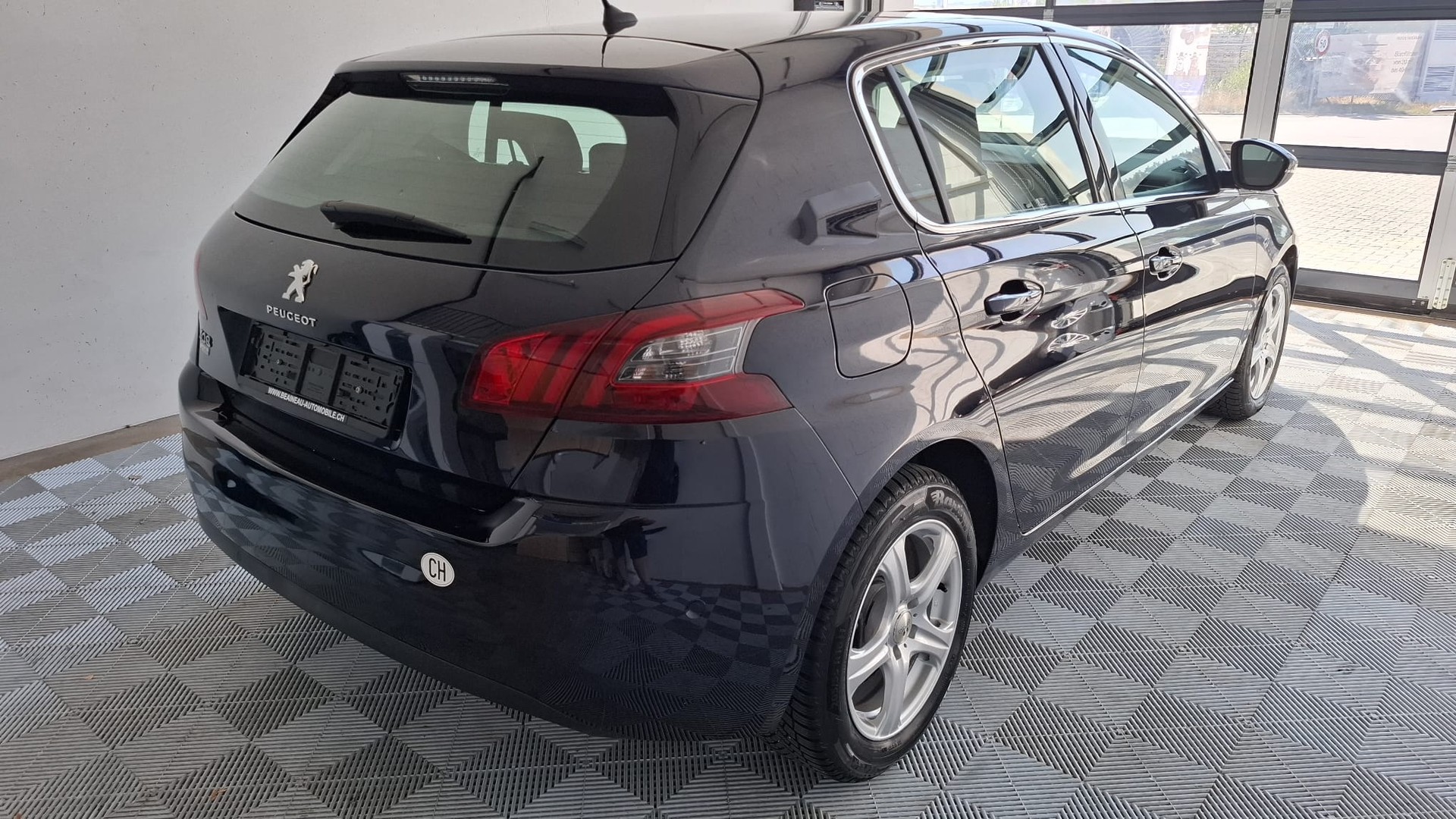 PEUGEOT 308 1.6 BlueHDI Allure EAT6-image-5