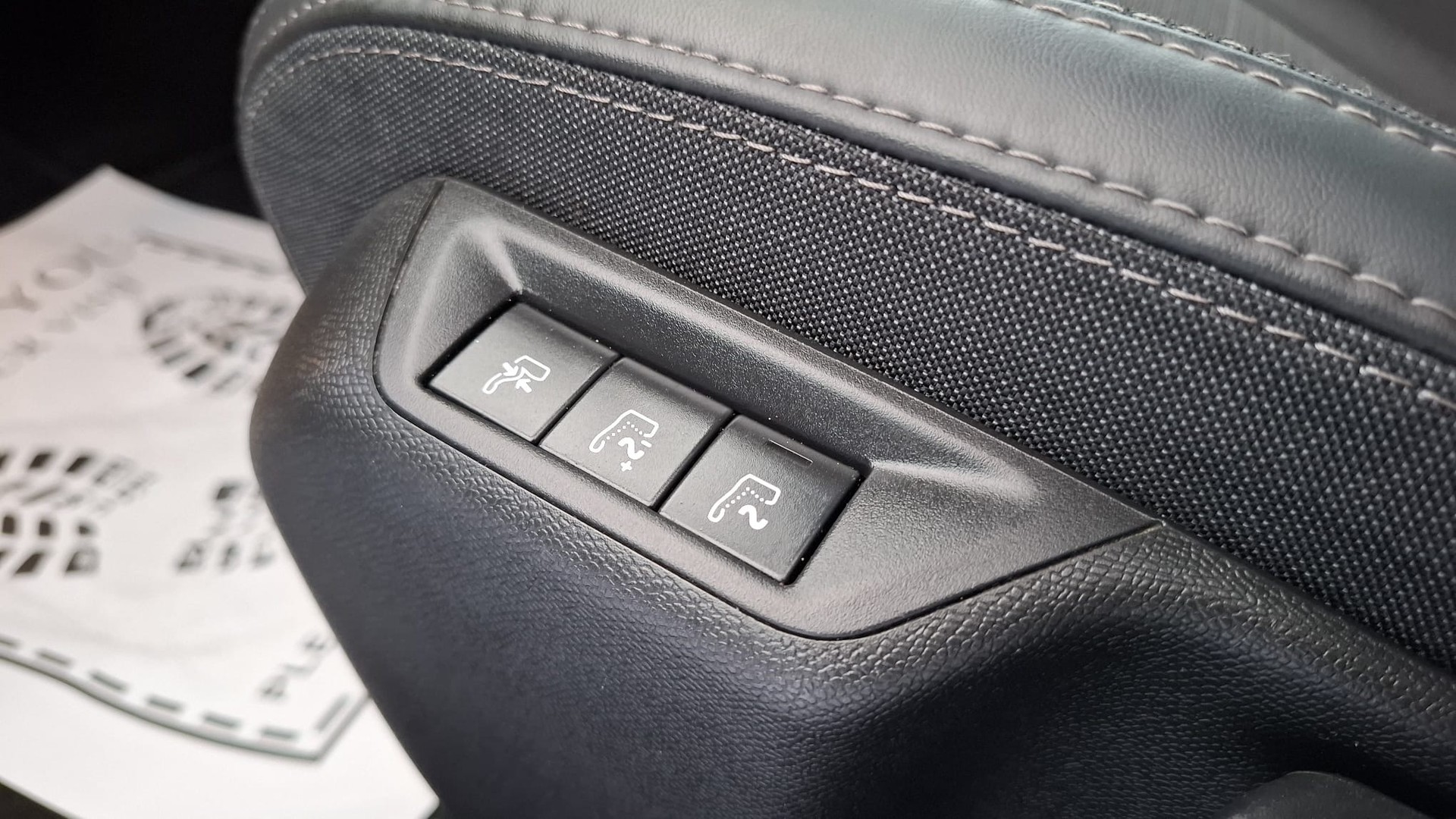 PEUGEOT 308 1.6 BlueHDI Allure EAT6-image-11
