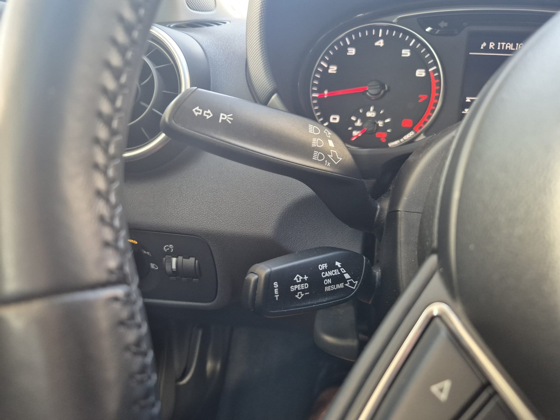 AUDI A1 Sportback 1.0 TFSI-image-10
