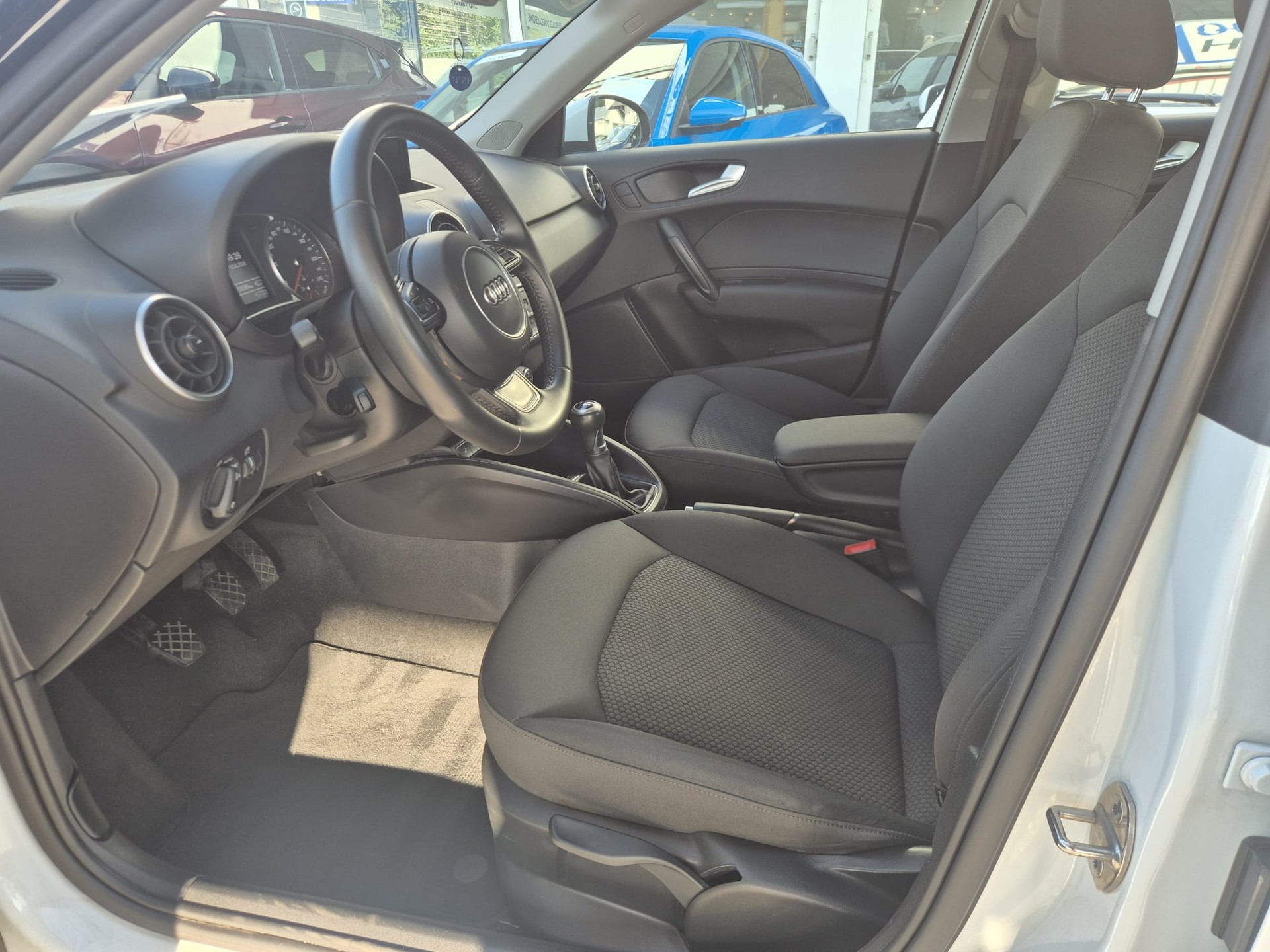 AUDI A1 Sportback 1.0 TFSI-image-8