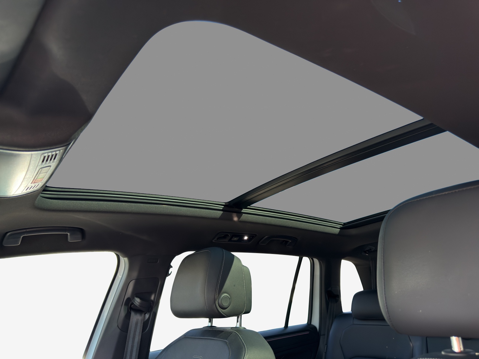 VW Tiguan Allspace 2.0 TDI SCR R-Line 4Motion DSG-image-14
