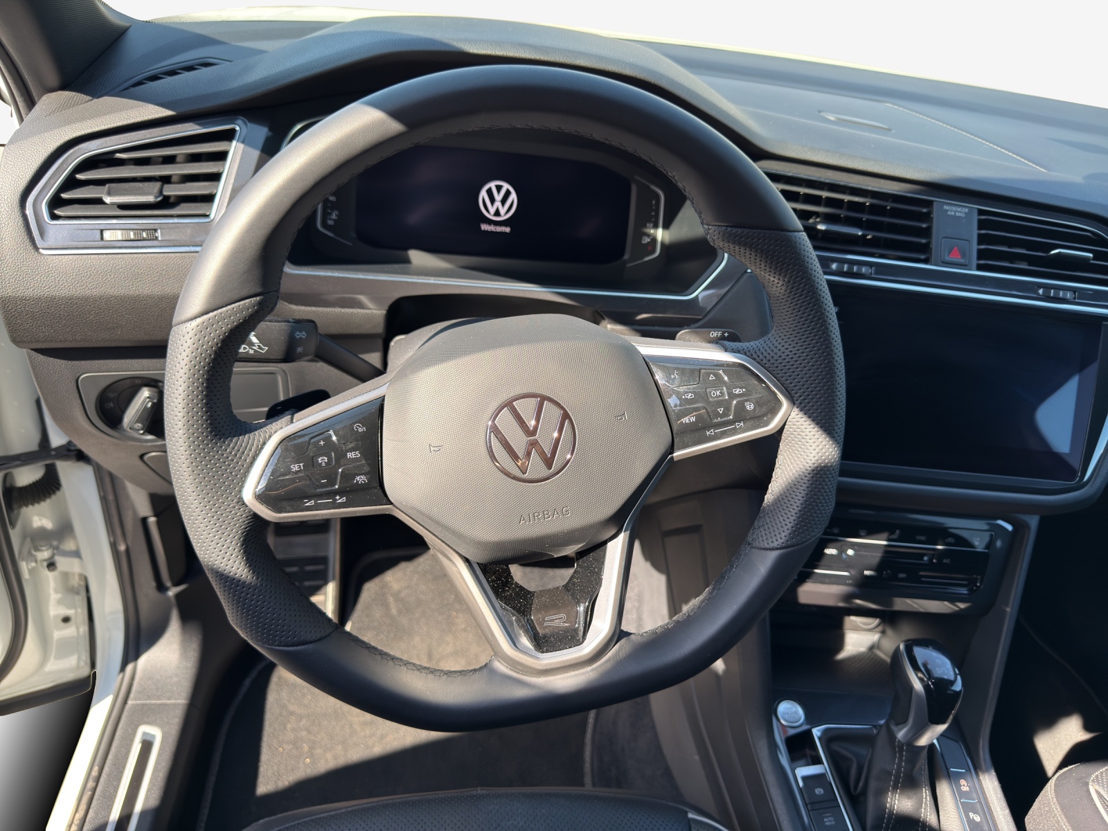 VW Tiguan Allspace 2.0 TDI SCR R-Line 4Motion DSG-image-9