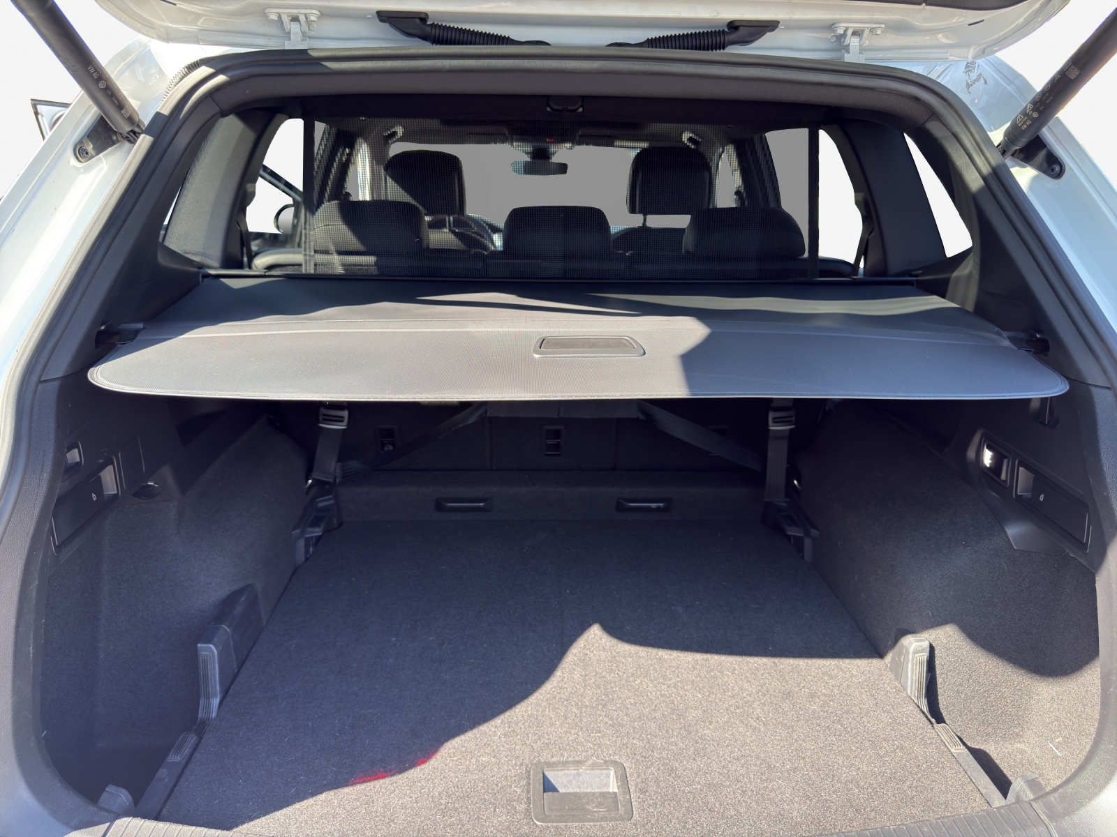 VW Tiguan Allspace 2.0 TDI SCR R-Line 4Motion DSG-image-12