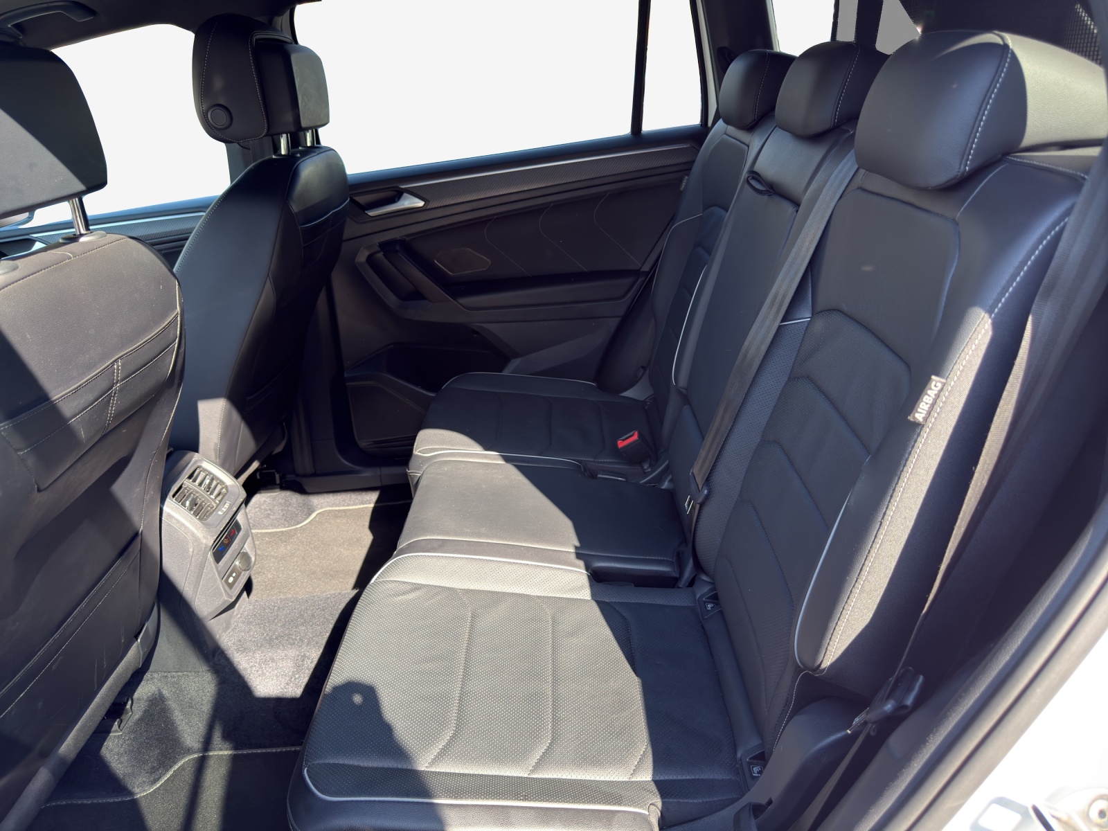 VW Tiguan Allspace 2.0 TDI SCR R-Line 4Motion DSG-image-11