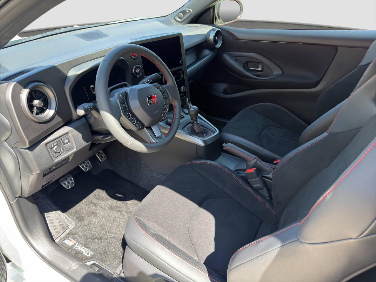 TOYOTA GR Yaris 1.6 Turbo Sport 4x4-image-8