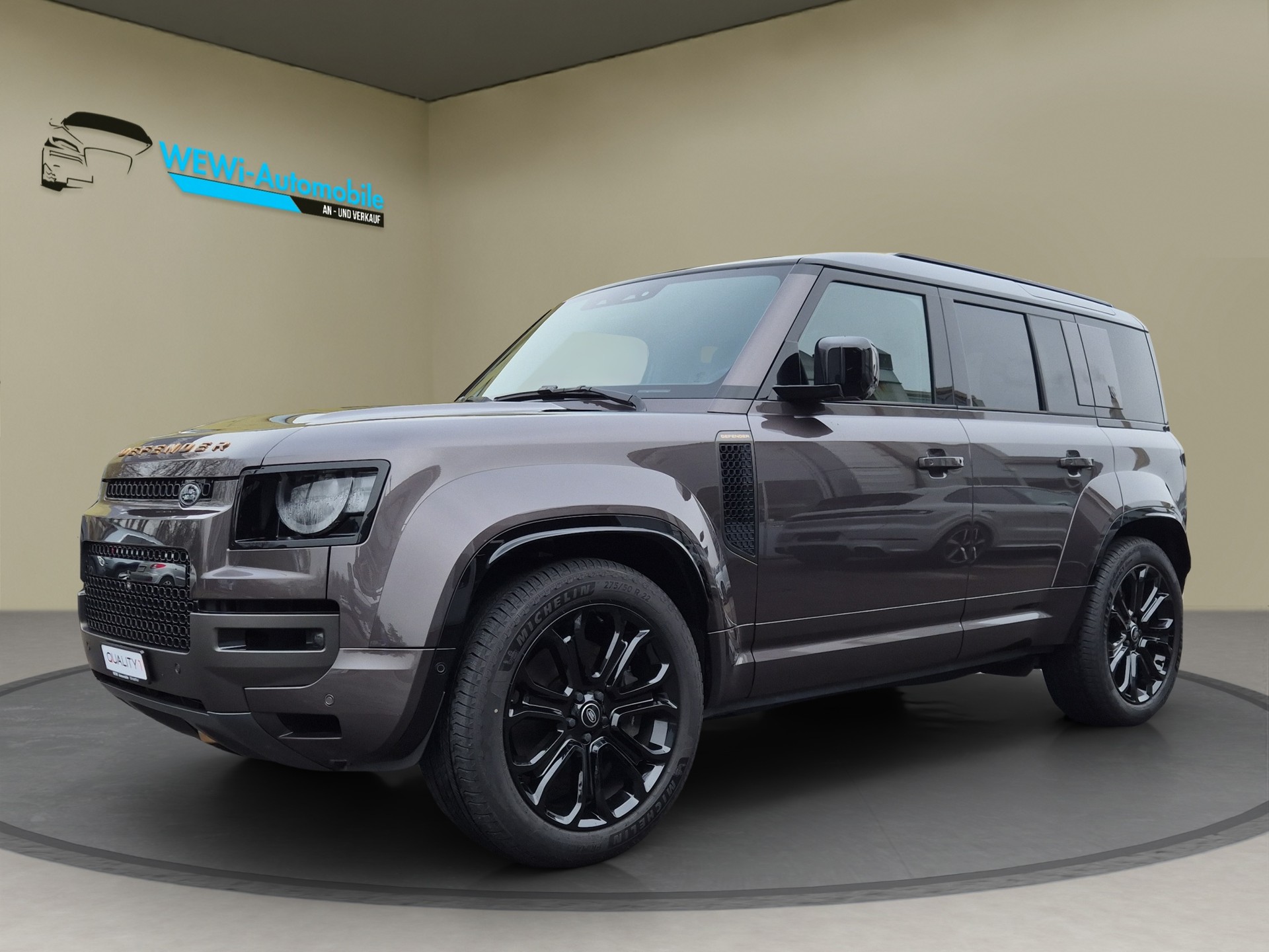 LAND ROVER Defender 110 635 V8 4.4 Octa AT8-image-0