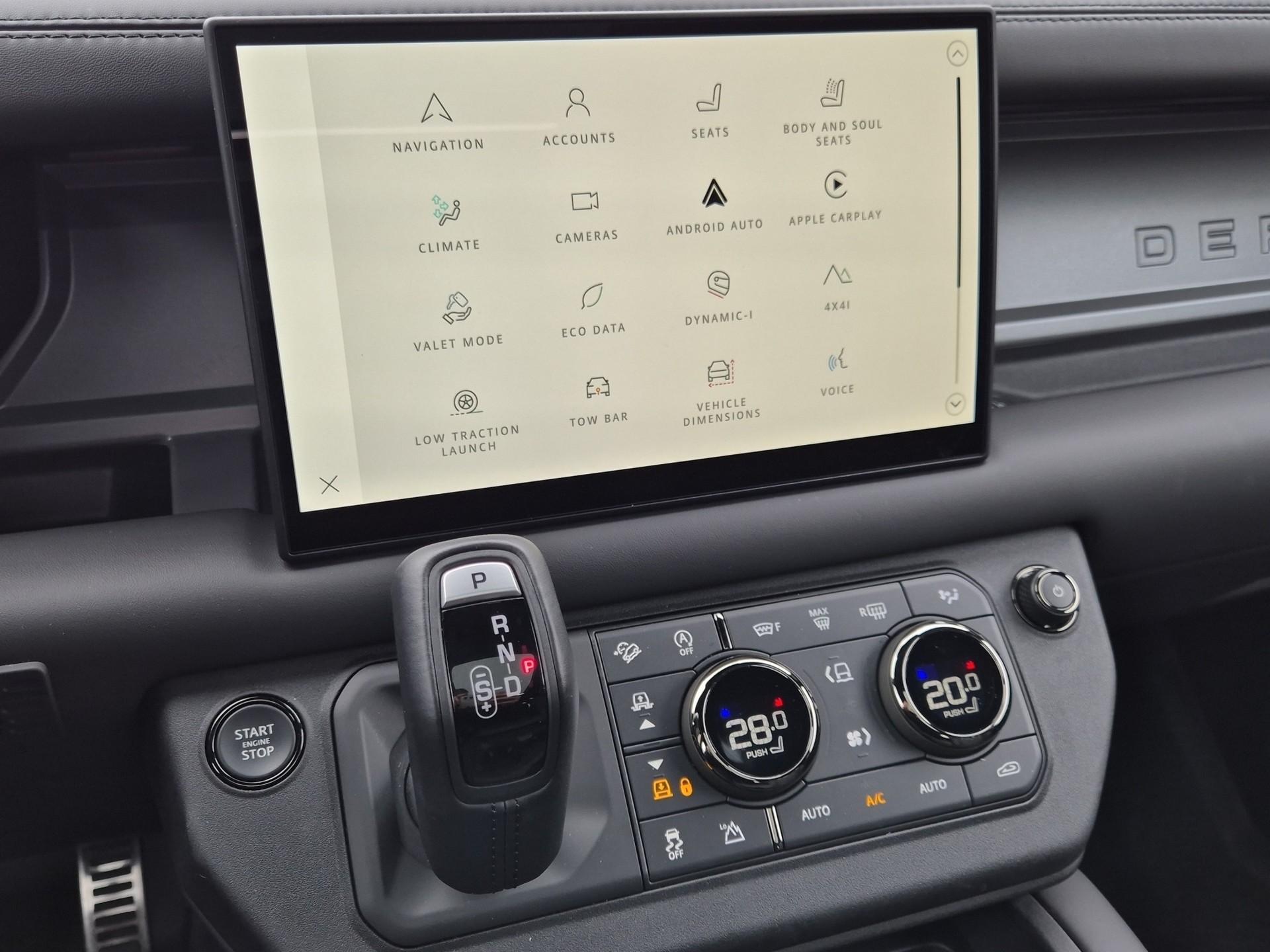LAND ROVER Defender 110 635 V8 4.4 Octa AT8-image-17