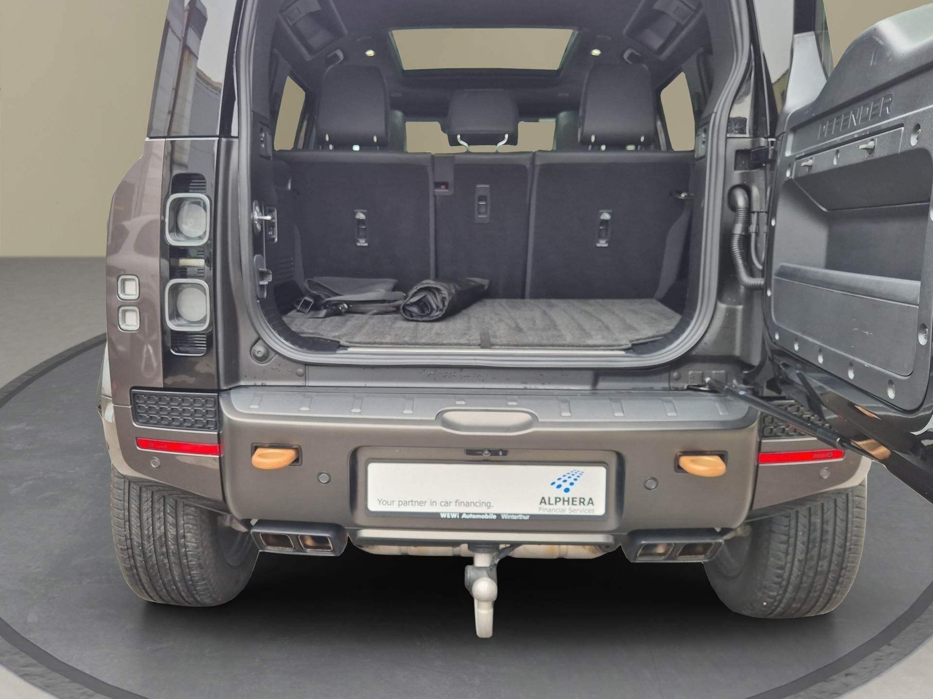 LAND ROVER Defender 110 635 V8 4.4 Octa AT8-image-23