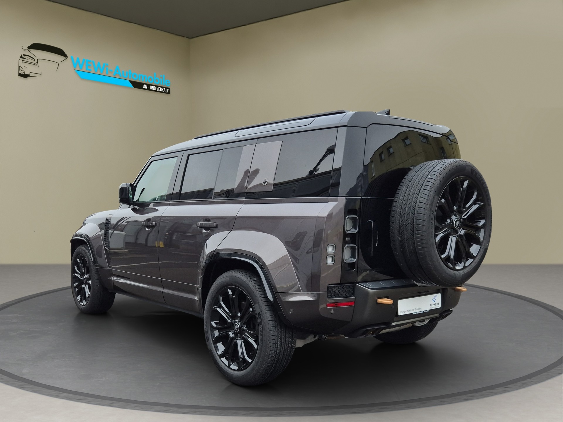 LAND ROVER Defender 110 635 V8 4.4 Octa AT8-image-2
