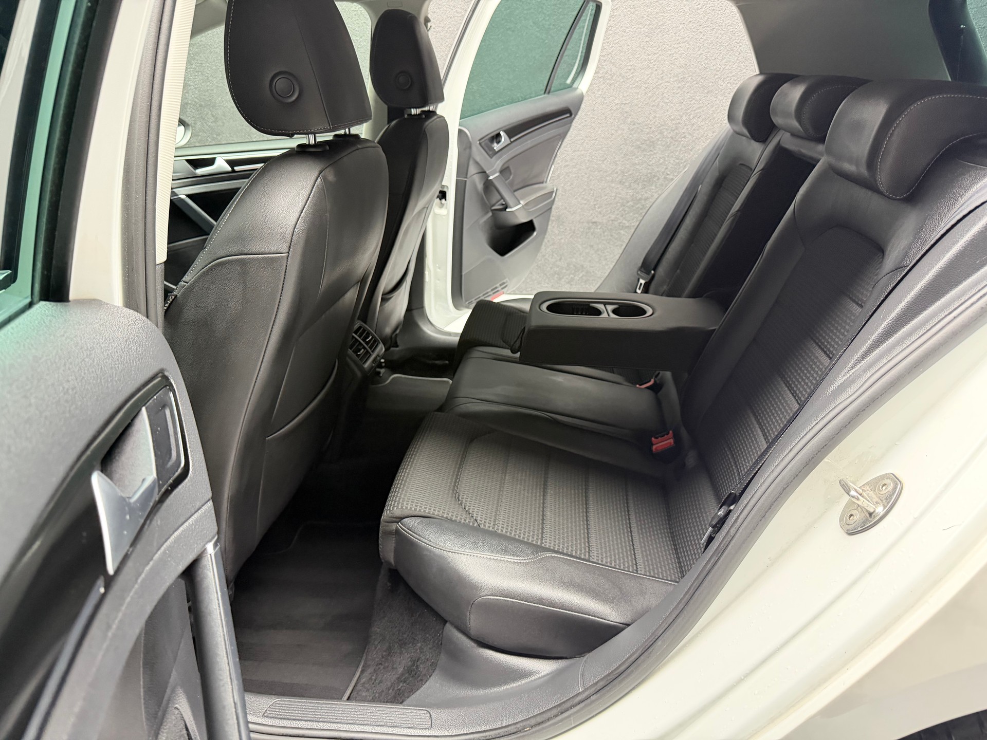 VW Golf 1.4 TSI Highline DSG-image-10
