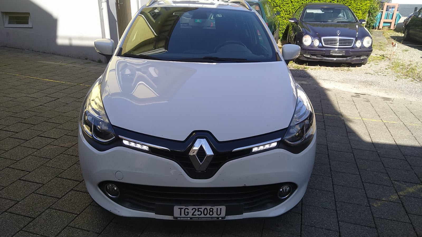 RENAULT Clio Grandtour 1.5 dCi Iconic EDC-image-1