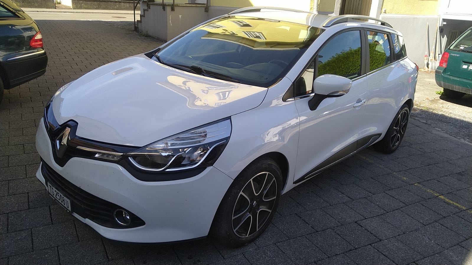 RENAULT Clio Grandtour 1.5 dCi Iconic EDC-image-0