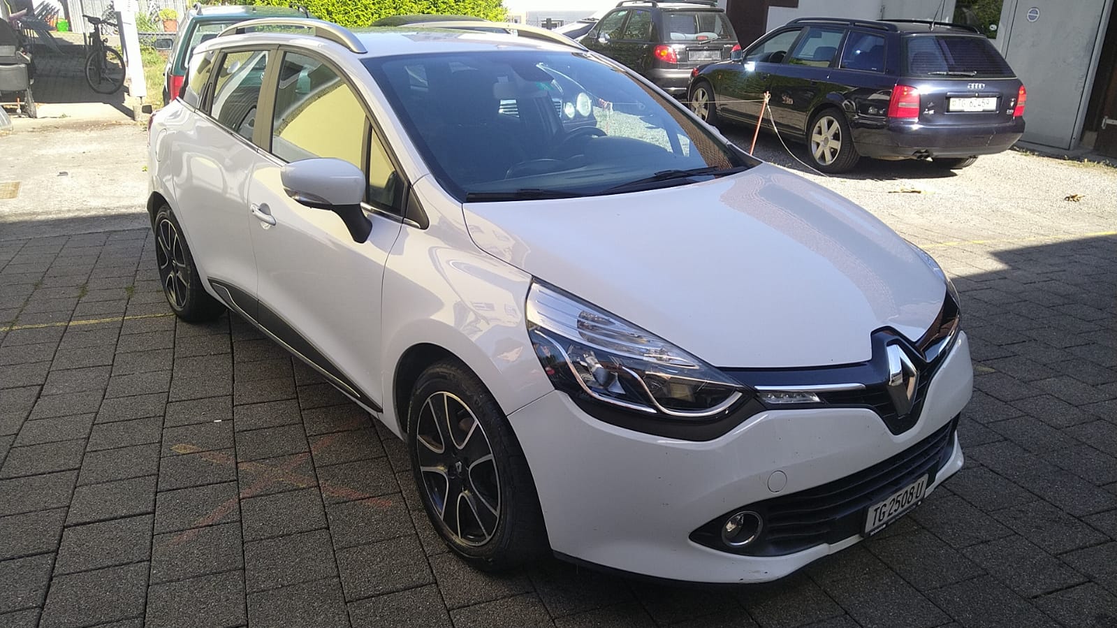 RENAULT Clio Grandtour 1.5 dCi Iconic EDC-image-2