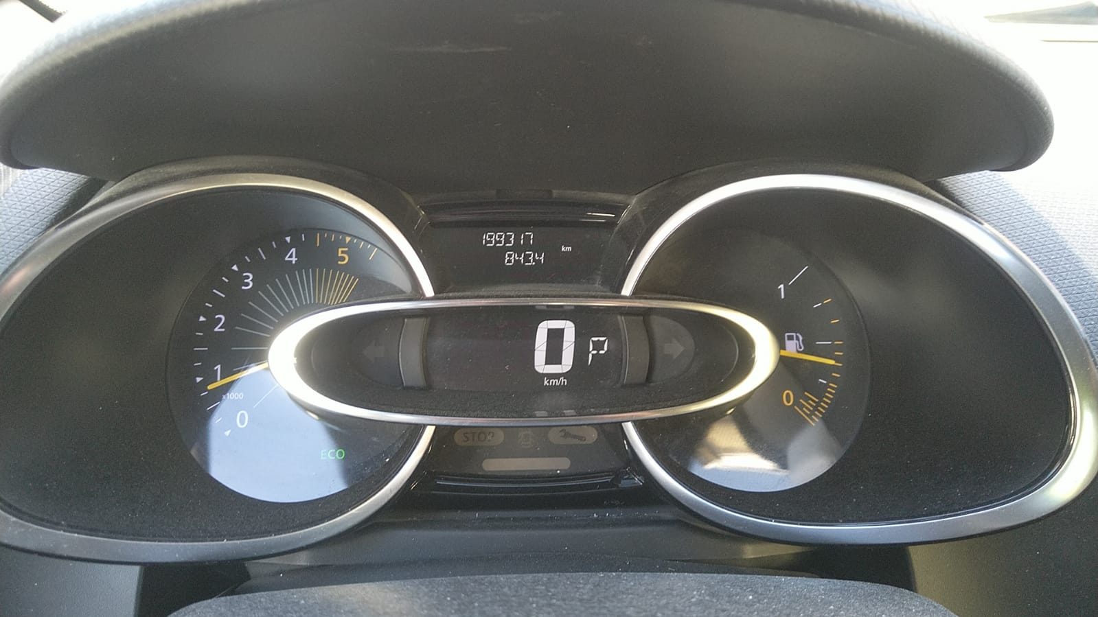 RENAULT Clio Grandtour 1.5 dCi Iconic EDC-image-9