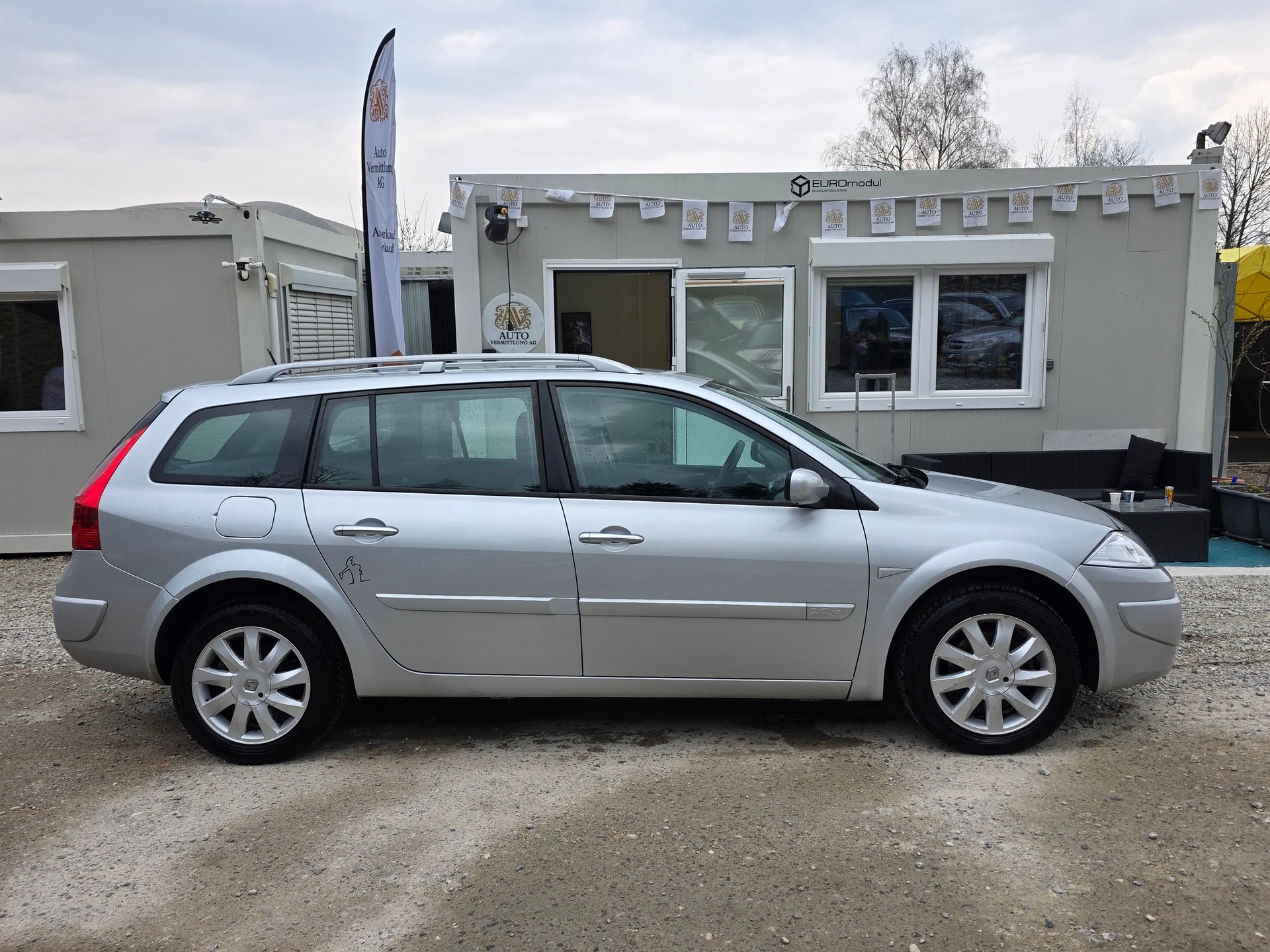 RENAULT Mégane Break 2.0 16V Emotion-image-5