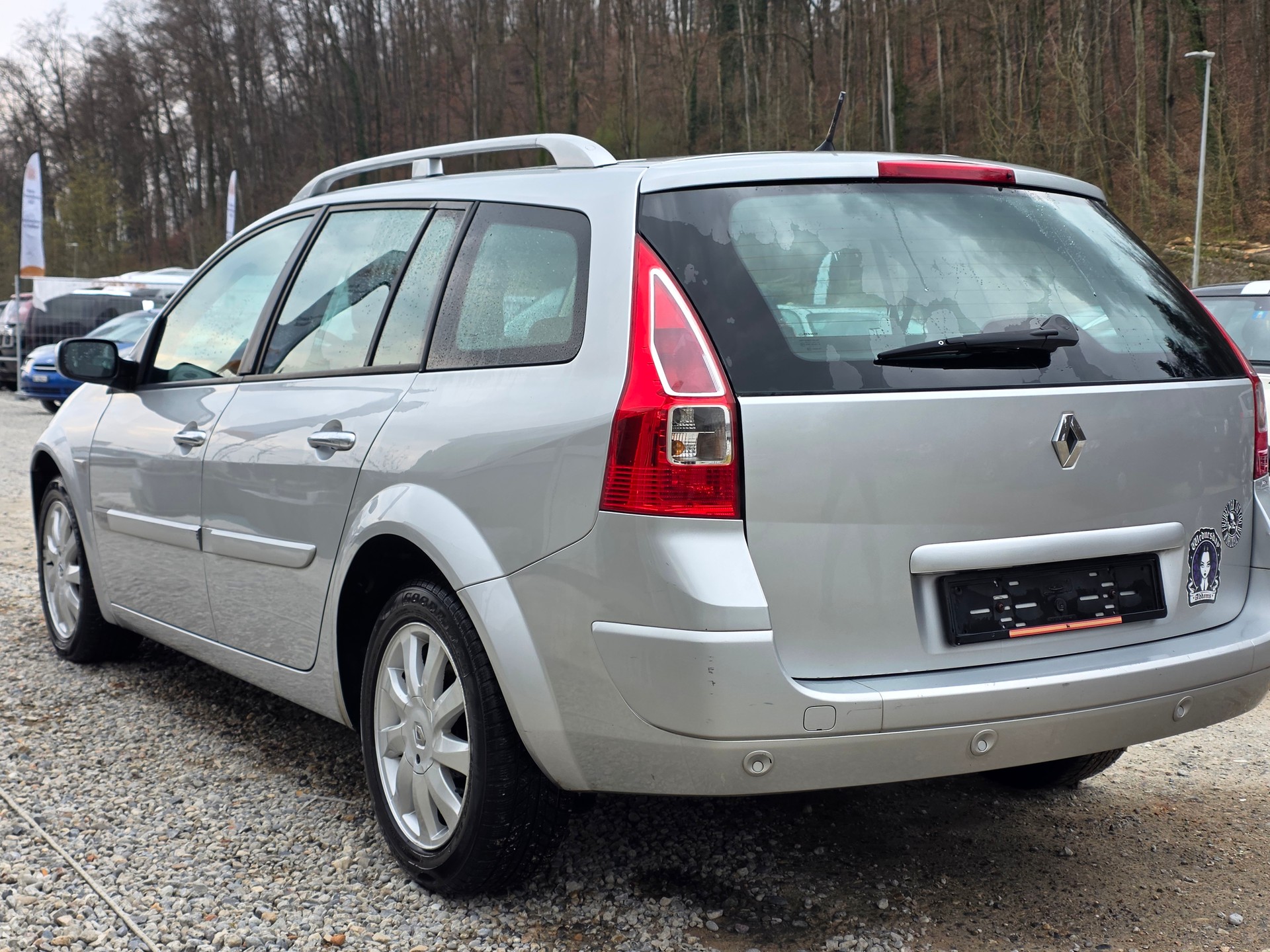 RENAULT Mégane Break 2.0 16V Emotion-image-2