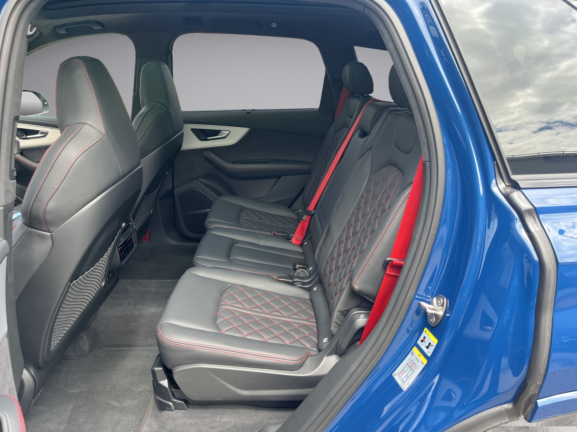 AUDI Q7 SUV TFSI quattro 250 kW S line tiptronic*7-Plätzer, AHK, Standheizung, S-Sportsitze PLUS, Panodach, (5-Jahre Garantie)-image-11