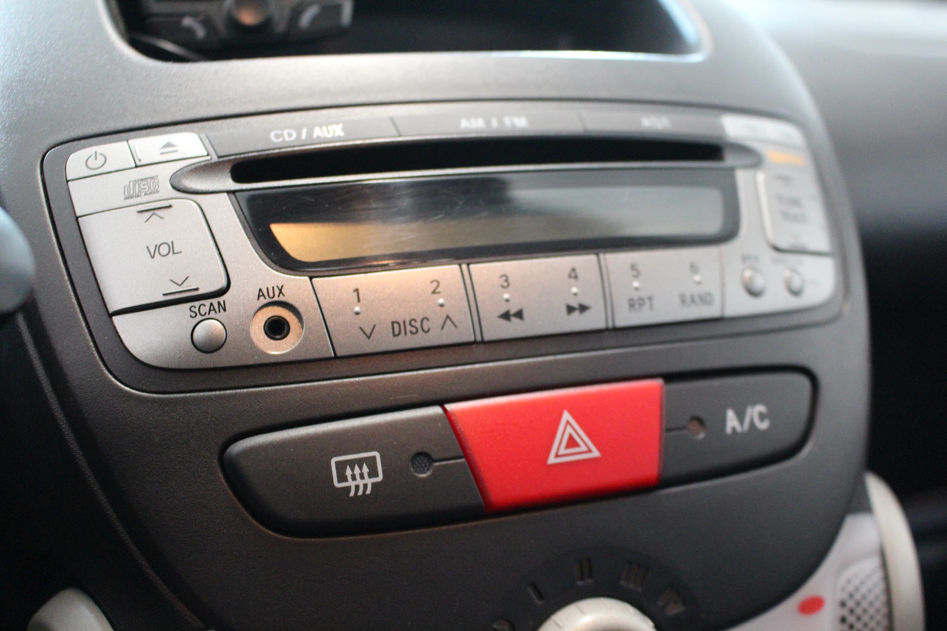 CITROEN C1 1.0i Tonic-image-12